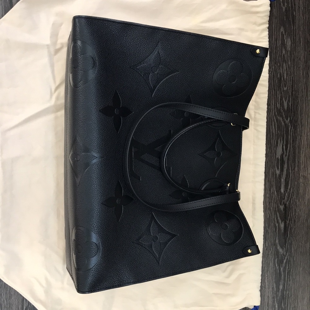 Authentic Louis Vuitton Black All Leather Large tote Bag. On the go LIKE NEW!! - Picture 8 of 17